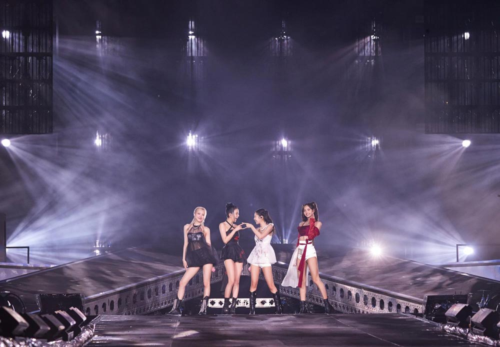 Blackpink's 2 shows in Hanoi caused an explosive effect. Photo: YG Entertainment
