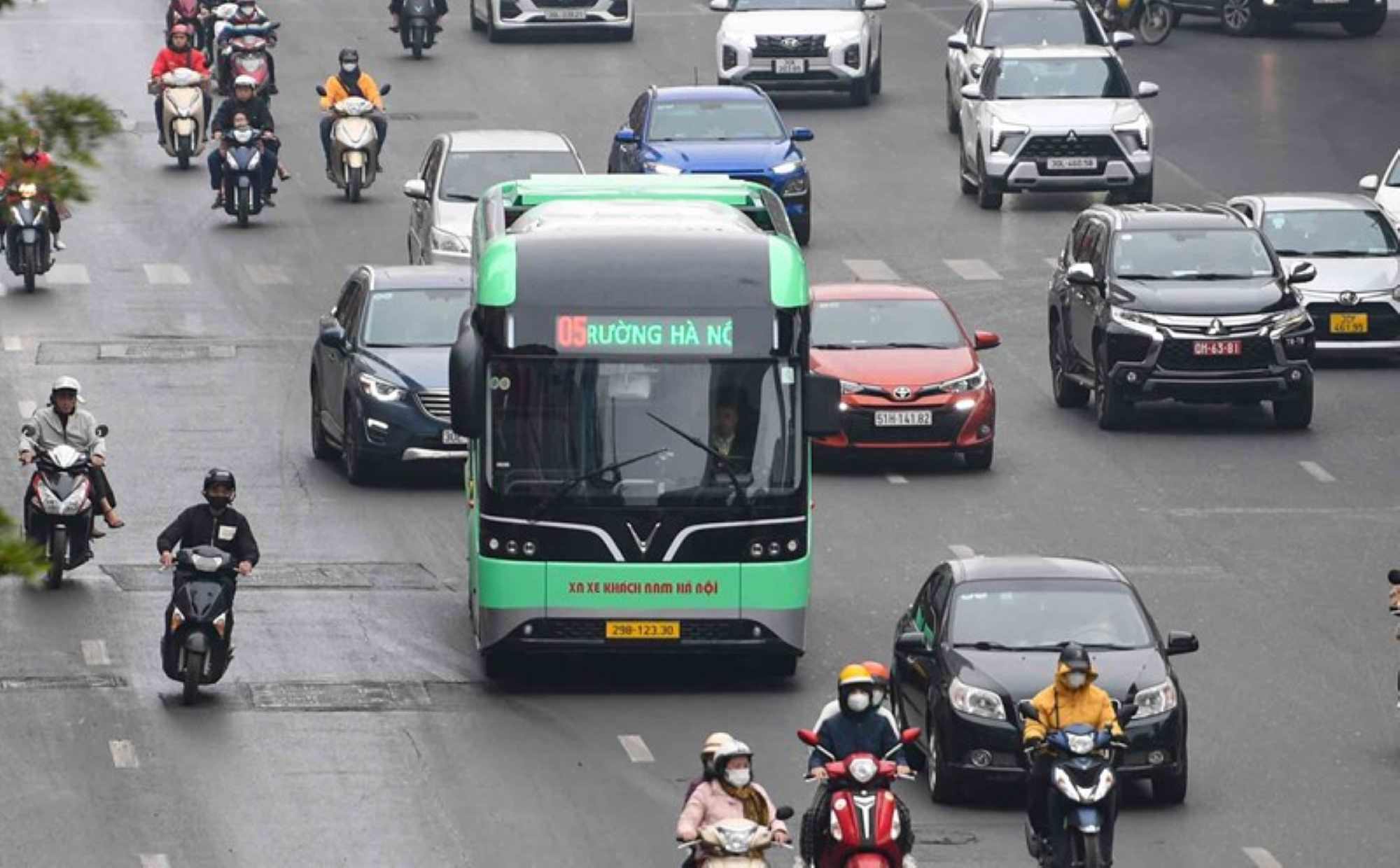 It is necessary to invest heavily in a fast and convenient charging station system, ensuring that people can easily use electric vehicles. Photo: Thuan Hien