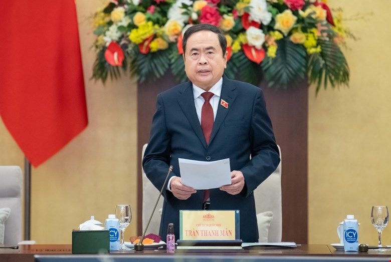 National Assembly Chairman Tran Thanh Man signed Resolution No. 186/2025/QH15 on the election of Chairmen of Committees of the 15th National Assembly. Photo: Quochoi.vn