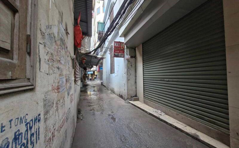 The segment of private houses in alleys in Nam Tu Liem district (Hanoi) is continuously increasing. Photo: Thu Giang