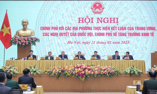 Ủy viên Bộ Chính trị, Thủ tướng Chính phủ Phạm Minh Chính, các Phó Thủ tướng Chính phủ đồng chủ trì Hội nghị với các địa phương về tăng trưởng kinh tế. Ảnh: VGP