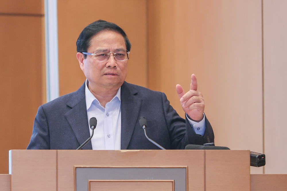 Politburo member and Prime Minister Pham Minh Chinh requested the establishment of a credit package to support people under 35 years old to buy a house. Photo: VGP