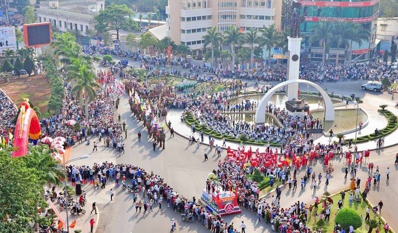Buon Ma Thuot Coffee Festival welcomes thousands of people and tourists to attend. Photo: Dak Lak Provincial People's Committee