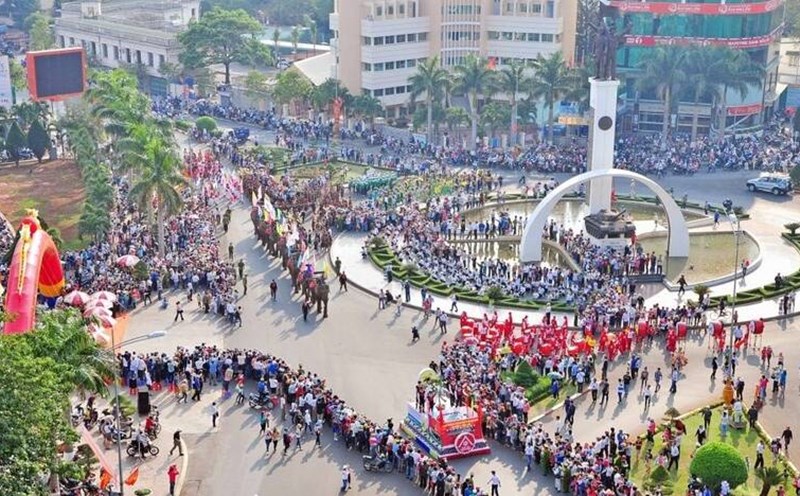 Buon Ma Thuot Coffee Festival welcomes thousands of people and tourists to attend. Photo: Dak Lak Provincial People's Committee