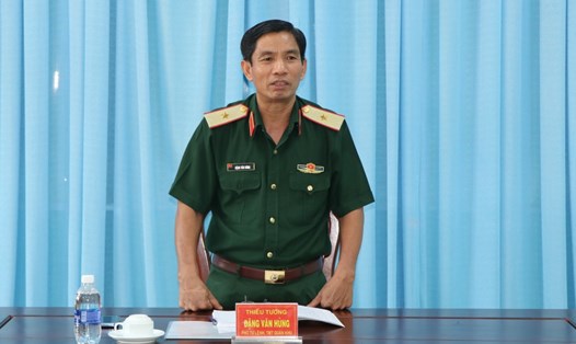 Thiếu tướng Đặng Văn Hùng thôi giữ chức Phó Tư lệnh kiêm Tham mưu trưởng Quân khu 7, nghỉ công tác, chờ nghỉ hưu. Ảnh: Qdnd.vn