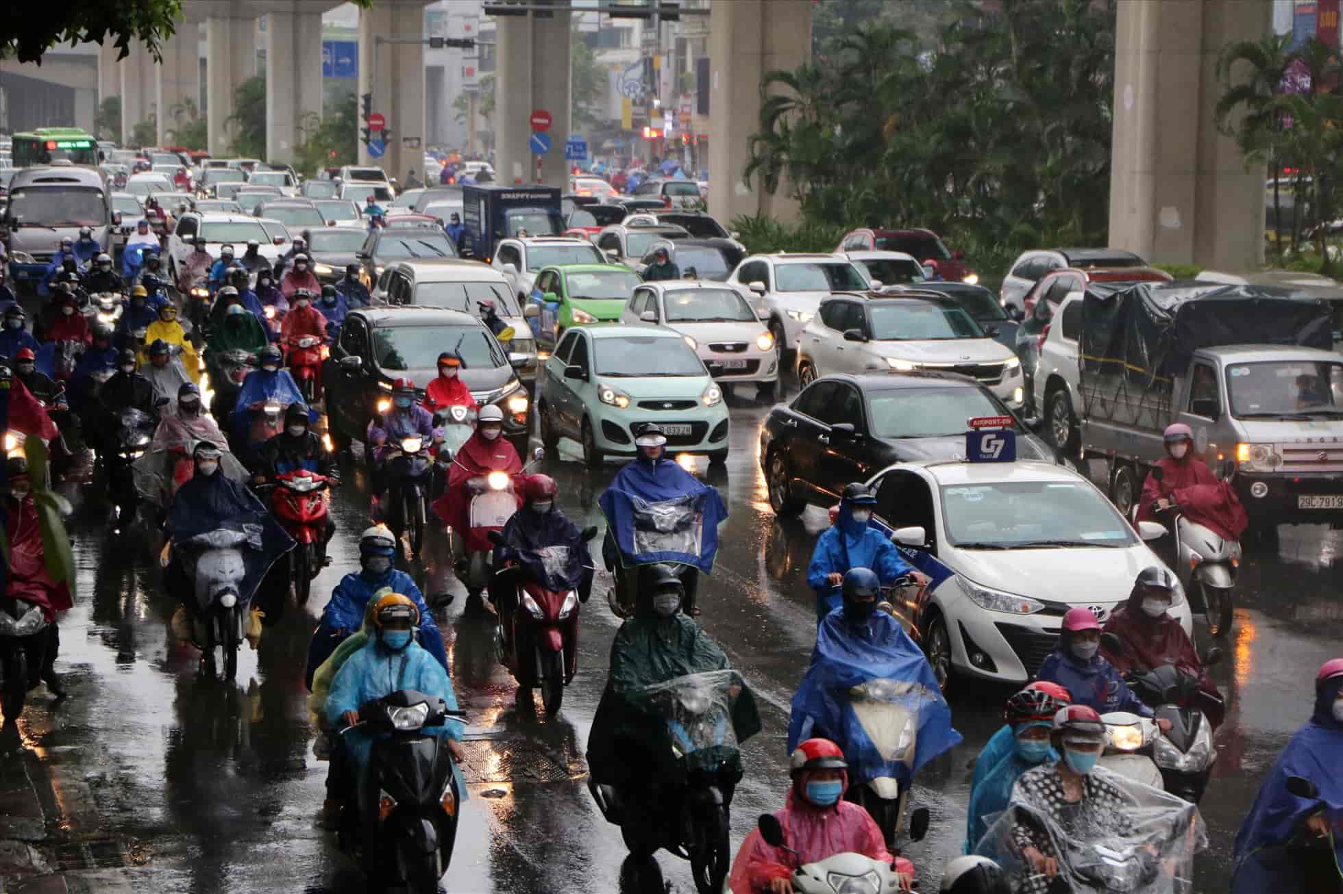 The weather forecast for the North is to continue to have rain from now until February 26. Photo: Huu Chanh