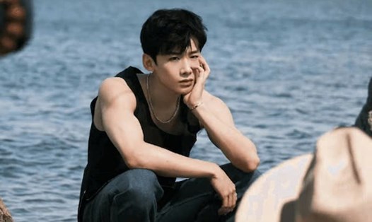 Nam diễn viên Bạch Kính Đình. Ảnh: Sohu