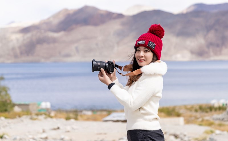 Portrait of female photographer Khanh Phan. Photo: Character provided