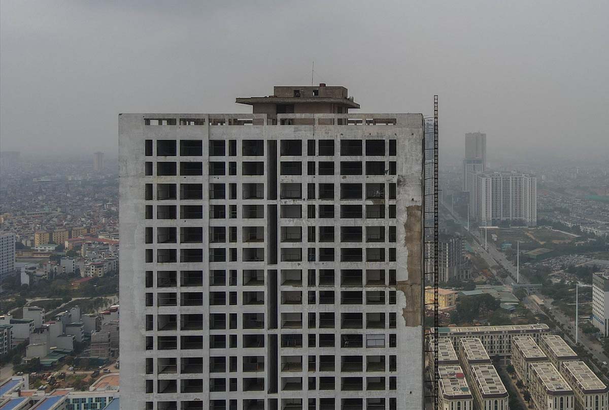 Although the Tokyo Tower project has completed the rough construction, it is slow to hand over to the people. Photo: Anh Huy.