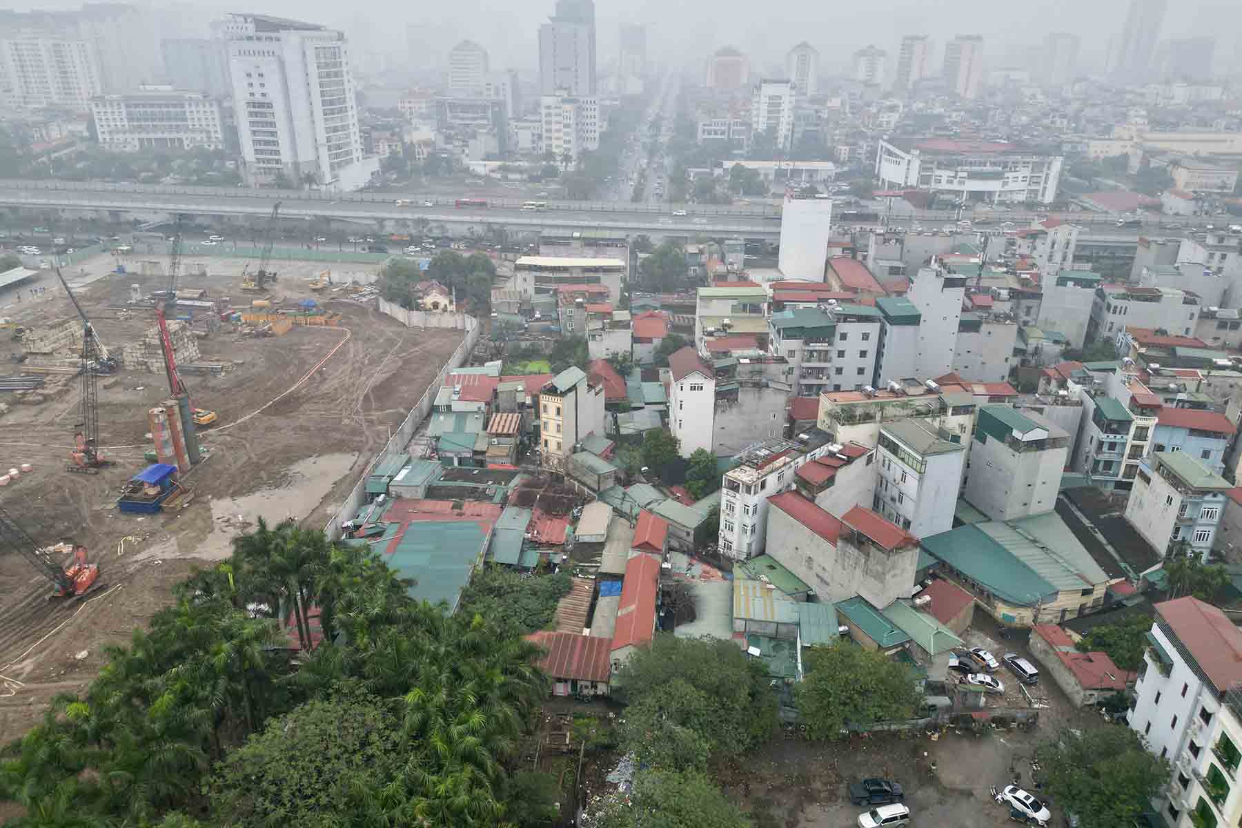 Tong muc dau tu du an du kien hon 1.424 ti dong tu nguon von ngan sach thanh pho. Thoi gian thuc hien nam 2025 - 2028.  Ngoai ra, 2 tieu du an boi thuong, ho tro tai dinh cu, di doi ha tang ky thuat do UBND quan Cau Giay va quan Bac Tu Liem thuc hien.