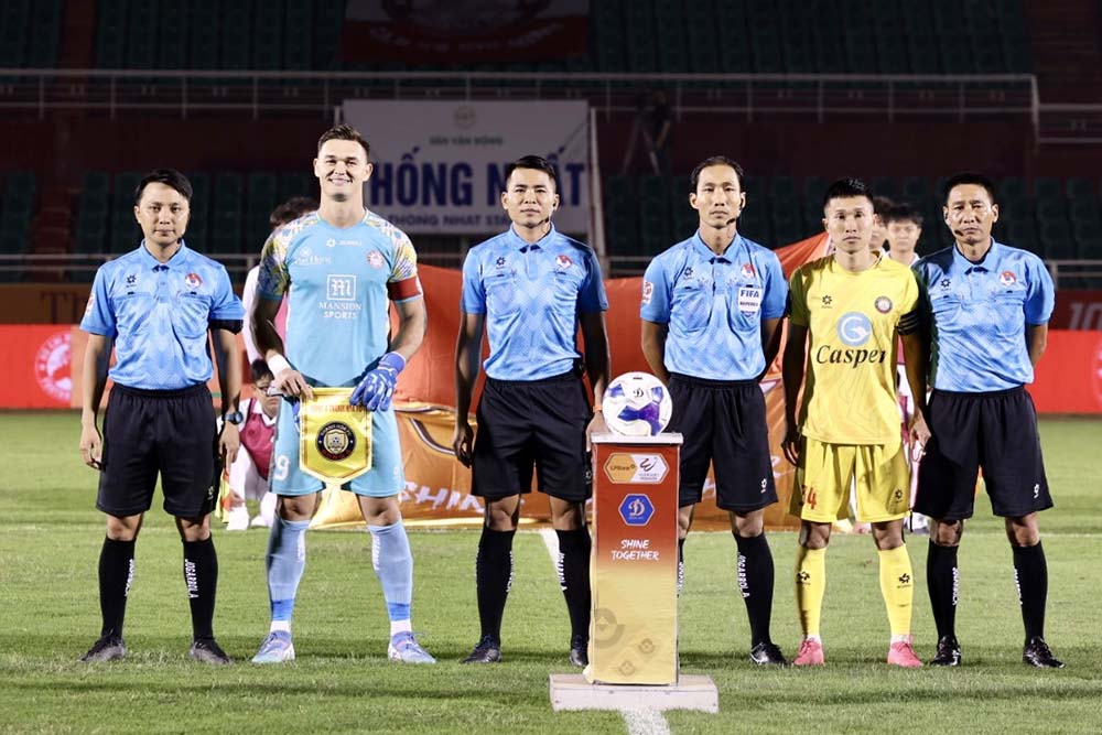 VFF admitted errors in the refereeing of the HCMC - Thanh Hoa match. Photo: VPF