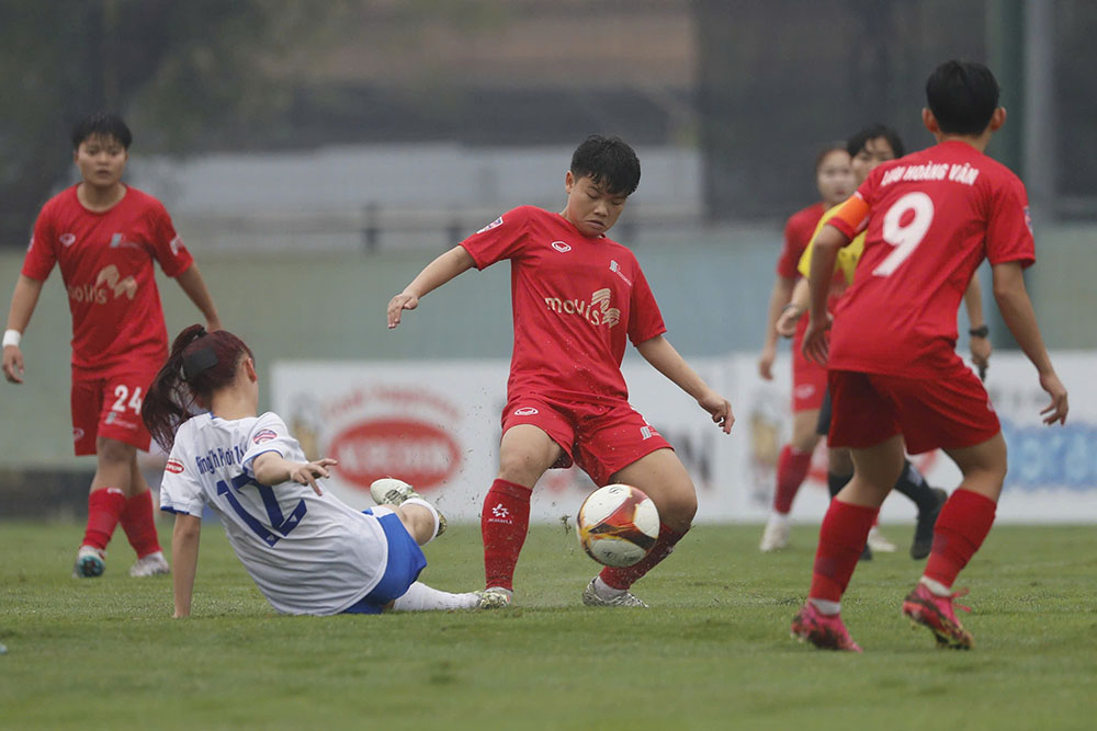 Phong Phu Ha Nam (ao do) la doi duy nhat bat bai luot di giai U19 nu Quoc gia 2025. Anh: VFF