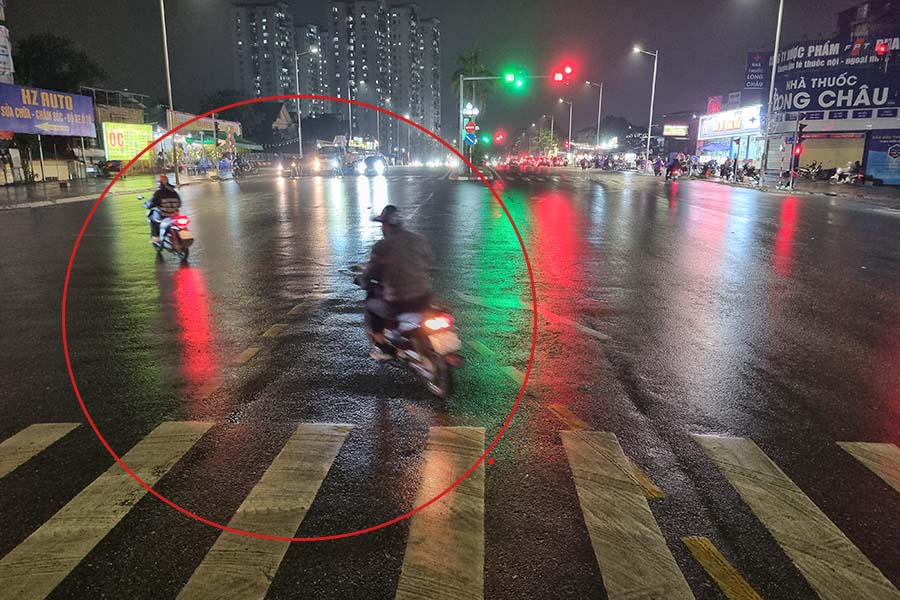 Theo du kien, tu ngay 24.2, cac phuong tien khong duoc re tu duong Tran Huu Duc vao Nguyen Van Giap, nut giao nay se duoc dong lai (huong phuong tien khoanh do). Anh: The Ky