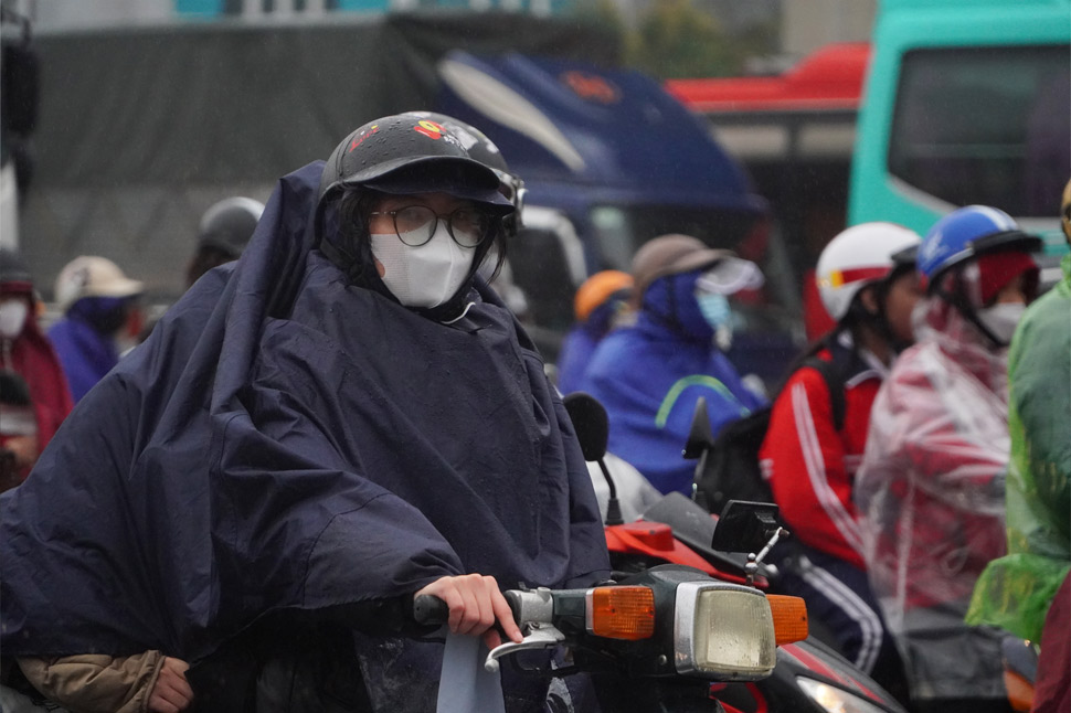 Ban Nhat Ha (Cau Giay, Ha Noi) cho biet, mac du ban than da chu dong di chuyen tu som de tranh un tac, tuy nhien do mua phu lien tuc dan