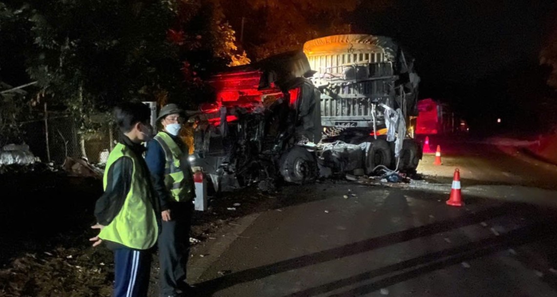 Scene of the tragic accident on National Highway 6. Photo: Minh Nguyen