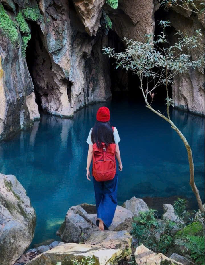 Mau nuoc xanh nhu ngoc cua hang Thuy Cung. Anh: Kim Phuong