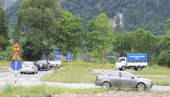 The issuance and exchange of driving licenses in Ha Giang will continue to be undertaken by the Department of Transport until further notice. Photo: Viet Bac