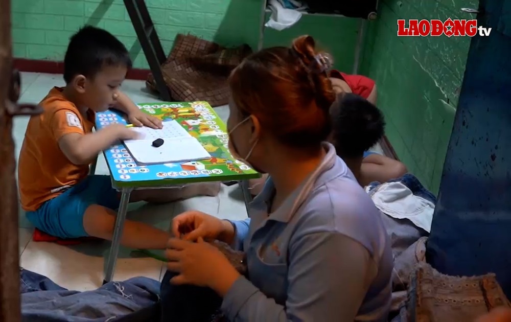 Workers are excited, less pressure when Ho Chi Minh City exempts tuition fees for students