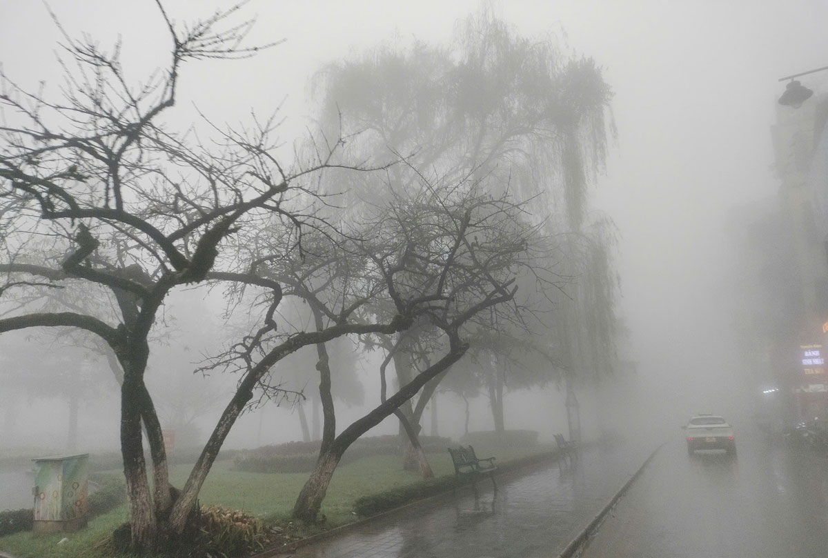 Long-term thunderstorms are forecast as cold air flows to the North. Photo: Bao Nguyen