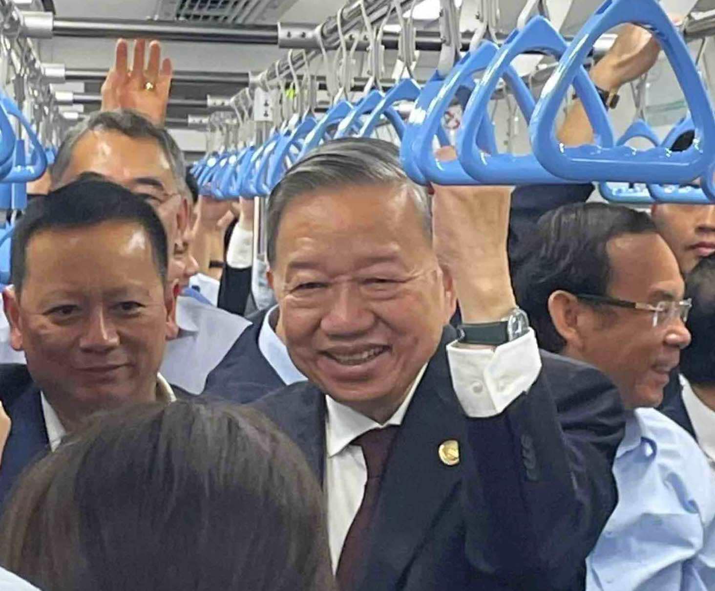 General Secretary To Lam and special guests on Metro Line 1 on the morning of February 22. Photo: HURC1