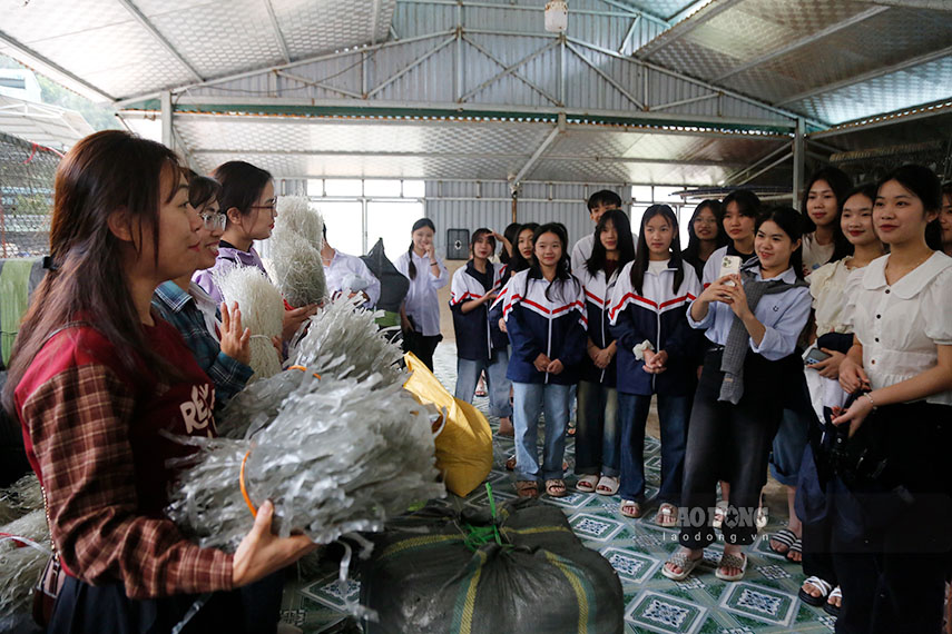 Circular 29 has little impact on ethnic boarding schools in Dien Bien province. Photo: Quang Dat