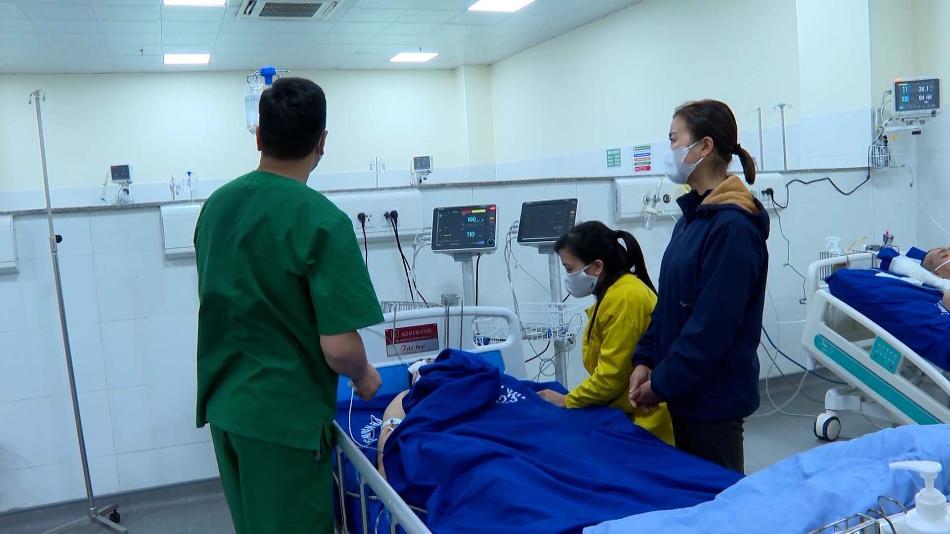 Mobilizing resources to treat accident victims on National Highway 6