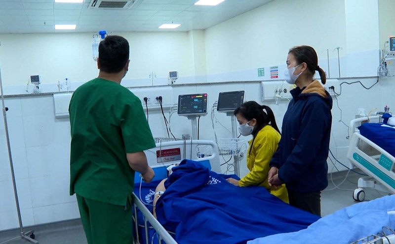 Mobilizing resources to treat accident victims on National Highway 6