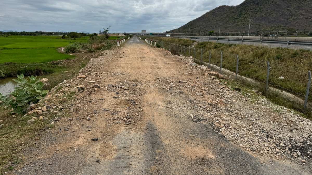 Cac vi tri sut lun, hu hong duong gom dan sinh duoc dam va bang dat soi, chup 22.2. Anh: Duy Tuan 