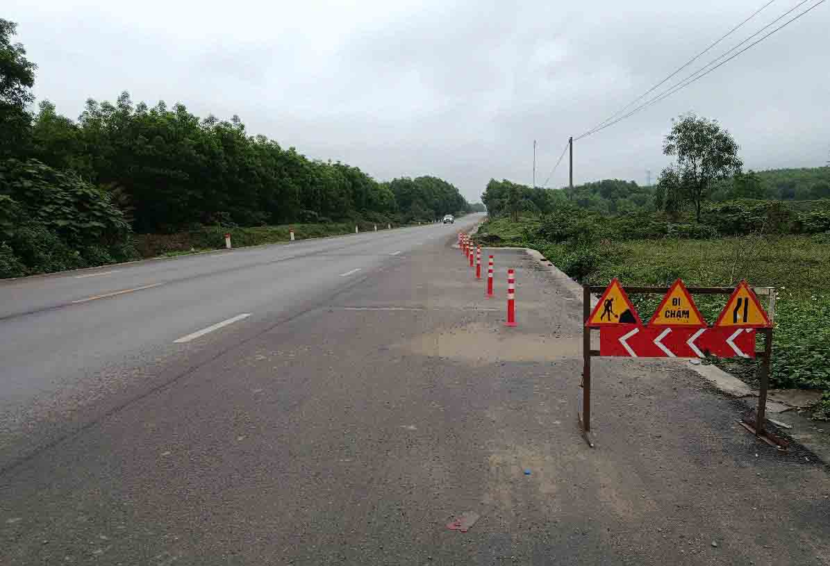 The sign has been placed in front of this dead end. Photo: Vu Tuan