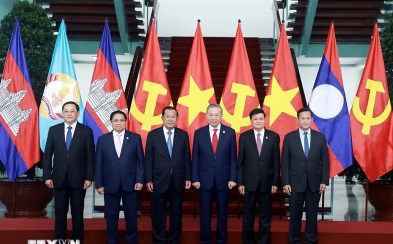 The high-level meeting between General Secretary of the Central Committee of the Communist Party of Vietnam To Lam, President of the Cambodian People's Party, President of the House of Councilors of the Kingdom of Cambodia Hun Sen and General Secretary of the Lao People's Revolutionary Party, President of the Lao People's Democratic Republic Thongloun Sisoulith was attended by the Prime Ministers of the three countries. Photo: VNA