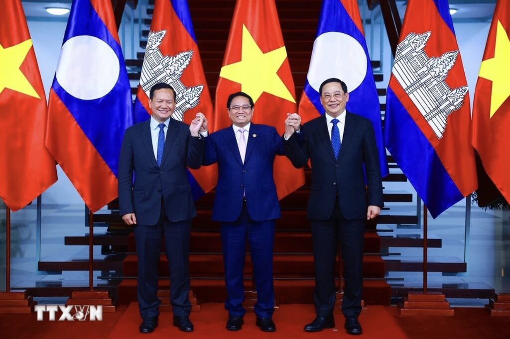 Prime Minister Pham Minh Chinh had a working meeting with Cambodian Prime Minister Hun Manet and Lao Prime Minister Sonexay Siphandone on February 22. Photo: VNA