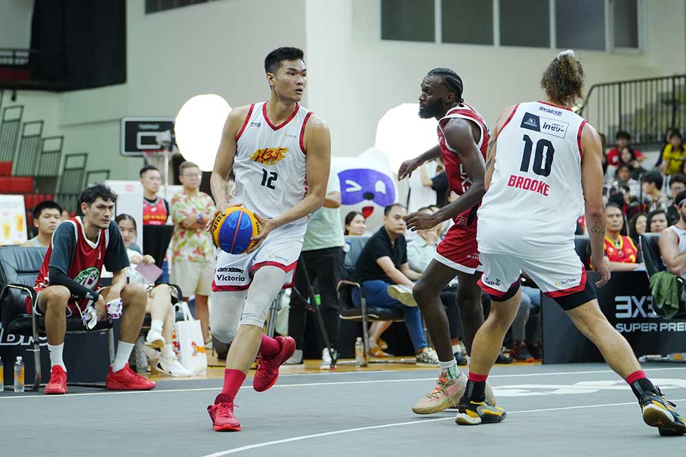 Saigon Heat.EXE (white shirt) stopped on the first day of the 3x3EXE Super Premier basketball tournament held in Ho Chi Minh City. Photo: Thanh Vu