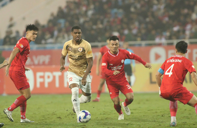 Hanoi Police meet The Cong Viettel in round 14 of V.League. Photo: Minh Dan