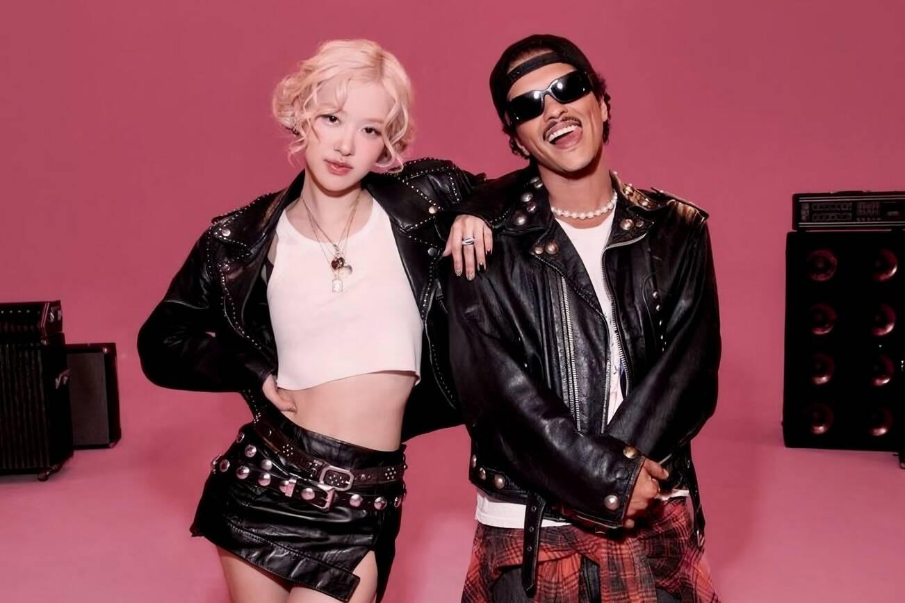 "APT." by Rose and Bruno Mars has recorded many outstanding achievements. Photo: Naver