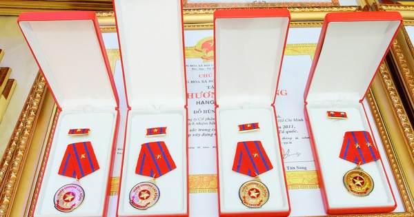 There are many conditions and standards to receive the Labor Medal. Photo: Chinhphu.vn