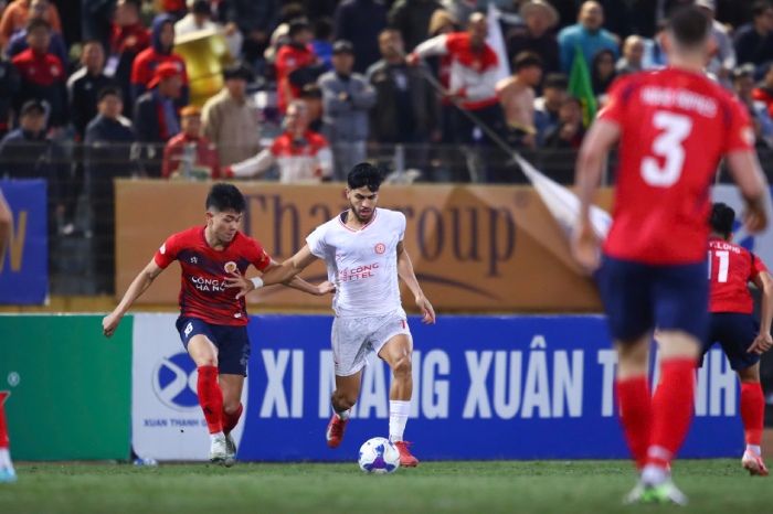 The Cong Viettel regrettably dropped the score against Hanoi Police. Photo: Minh Dan