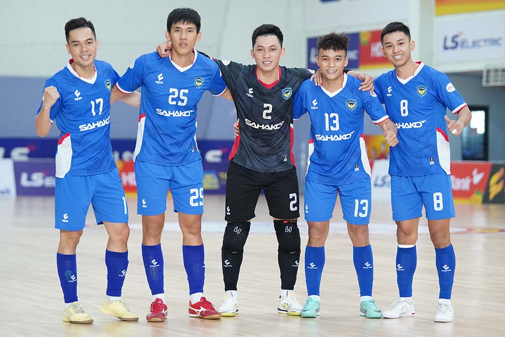 Sahako climbed to 3rd place after the 2nd round of the 2025 National Futsal Championship. Photo: Thanh Vu