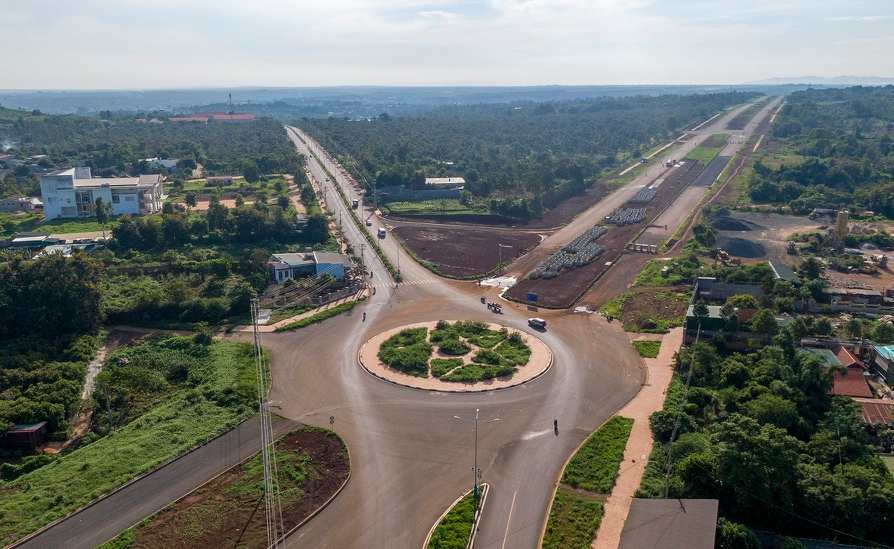 Focusing on industrial and construction development will contribute to strong growth of Dak Lak province's economy. Photo: Hoang Giam