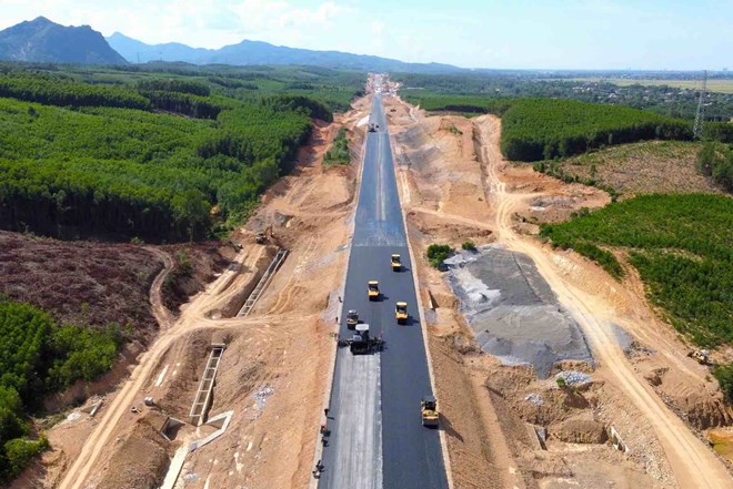 Construction machinery for the North-South expressway through Quang Binh. Photo: Cong Sang