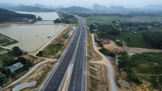 North - South Expressway through Thanh Hoa. Photo: Xuyen Dong