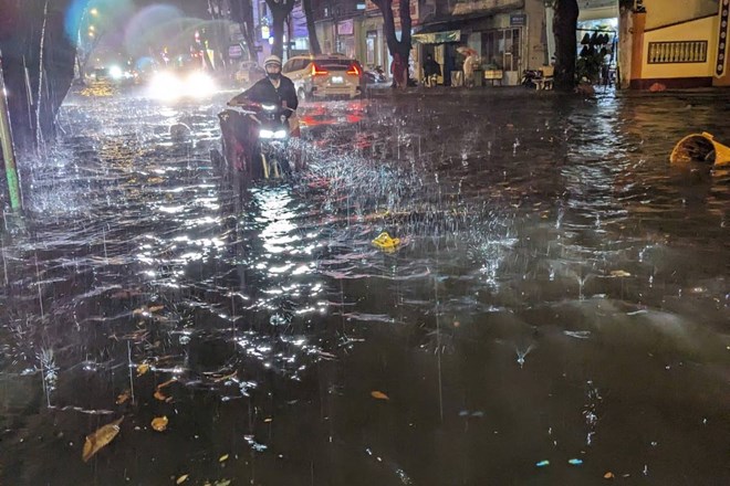 Ba Ria - Vung Tau estimates more than 830 billion VND to dredge and operate urban drainage systems, minimizing flooding during the rainy season. Illustrative photo: Toan Pham