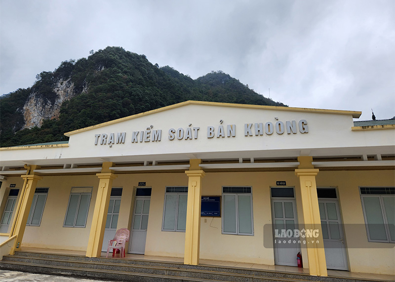 Nha lien hop tai khu vuc cua khau Ly Van va Tram kiem soat Ban Khoong deu xay dung tu lau khong dat chuan. Anh: Tan Van.