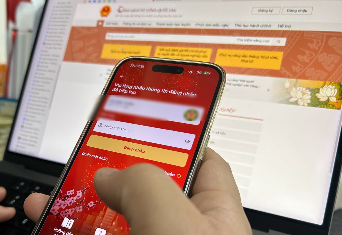 The Ministry of Public Security has issued instructions to look up information about residents. Illustrative photo: Huong Nha