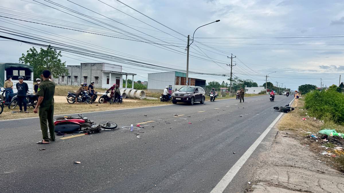 Hien truong vu tai nan khien 2 nguoi tu vong. Anh: Duy Tuan 