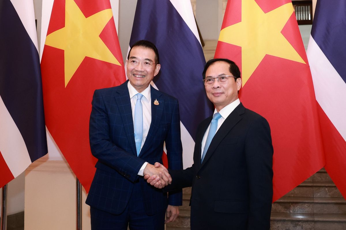 Deputy Prime Minister, Minister of Foreign Affairs Bui Thanh Son and Thai Foreign Minister Maris Sangiampongsa. Photo: Hai Nguyen