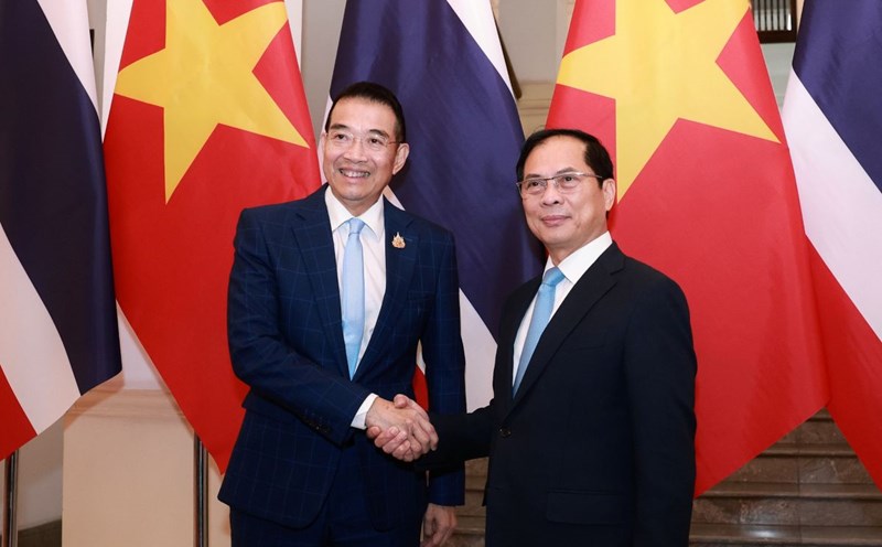 Deputy Prime Minister, Minister of Foreign Affairs Bui Thanh Son and Thai Foreign Minister Maris Sangiampongsa. Photo: Hai Nguyen
