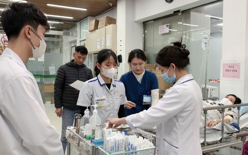 The battle for life at Bach Mai Hospital. Photo: Phuong Anh