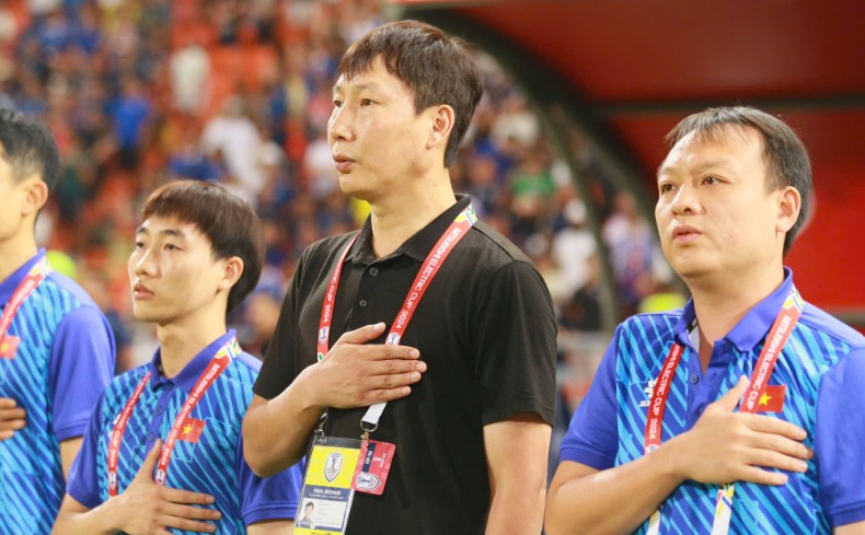 Huan luyen vien Kim Sang-sik huong den thu thach tiep theo tai vong loai Asian Cup 2027. Anh: Minh Dan