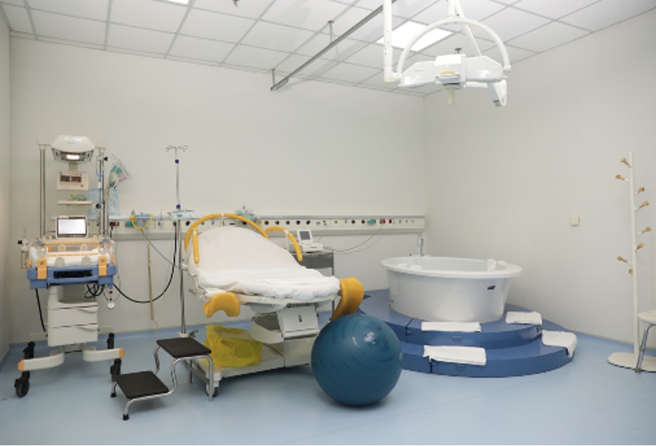 Obstetricians will be supported with pain relief in the water tank. Photo: Provided by the hospital