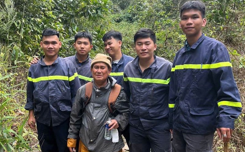 The authorities have found the monk lost in the forest. Photo: Thanh Binh